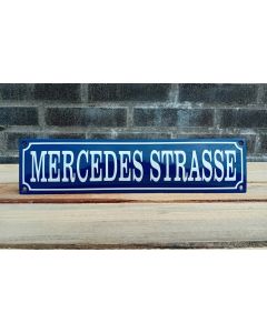 Mercedes Strasse